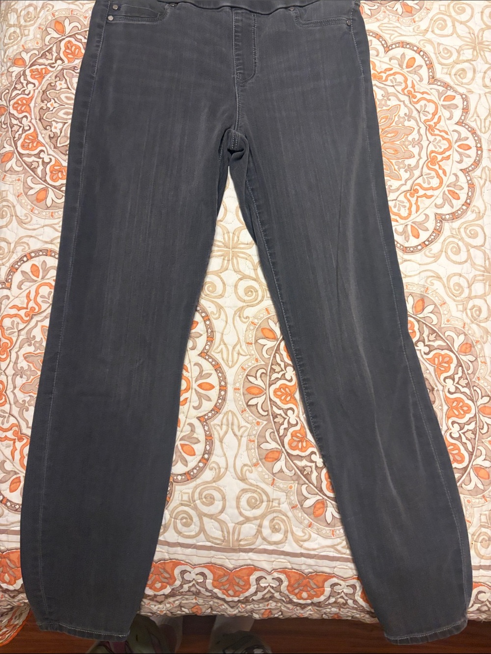 Liverpool Straight Leg Jeans in Charcoal Gray